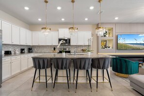 Microwave, oven, stovetop, dishwasher - Brand NEW 10 BDR at Windsor Island | LED Screen (Davenport)