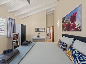 3 makuuhuonetta, silitysrauta/-lauta, Wi-Fi, vuodevaatteet