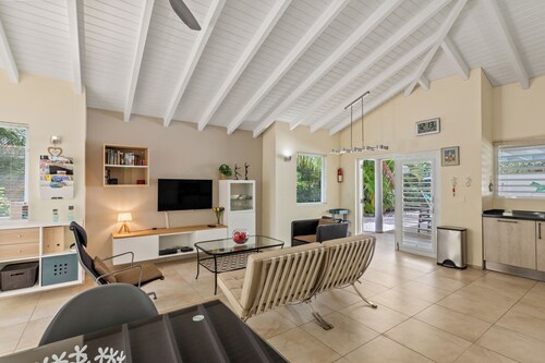 Lovely 6 person villa with private pool and lots of privacy 