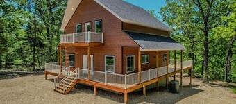 Private Gated Home W/ Hot Tub