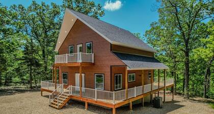 Private Gated Home W/ Hot Tub