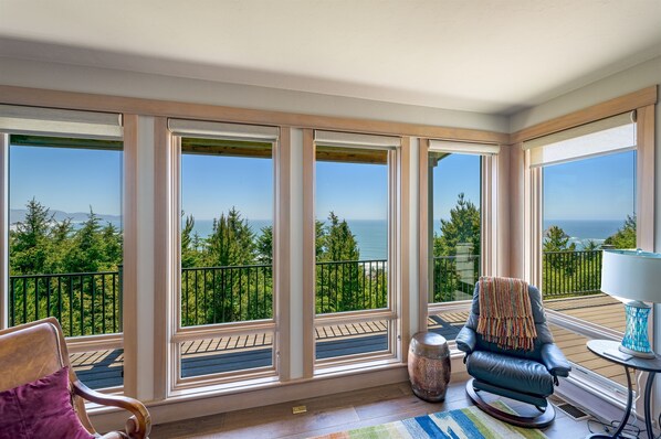 View from property - Broadview Inn ~ Rejuvenation Haven Surrounded by Ocean Views (Oceanside)