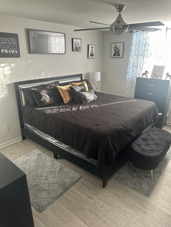 2 bedrooms, iron/ironing board, WiFi, bed sheets