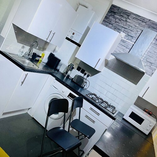 2 Bedroom Flat in City Centre