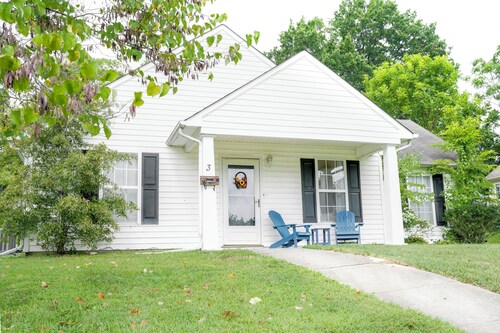 Family-Friendly Furnished Home in Downtown Durham