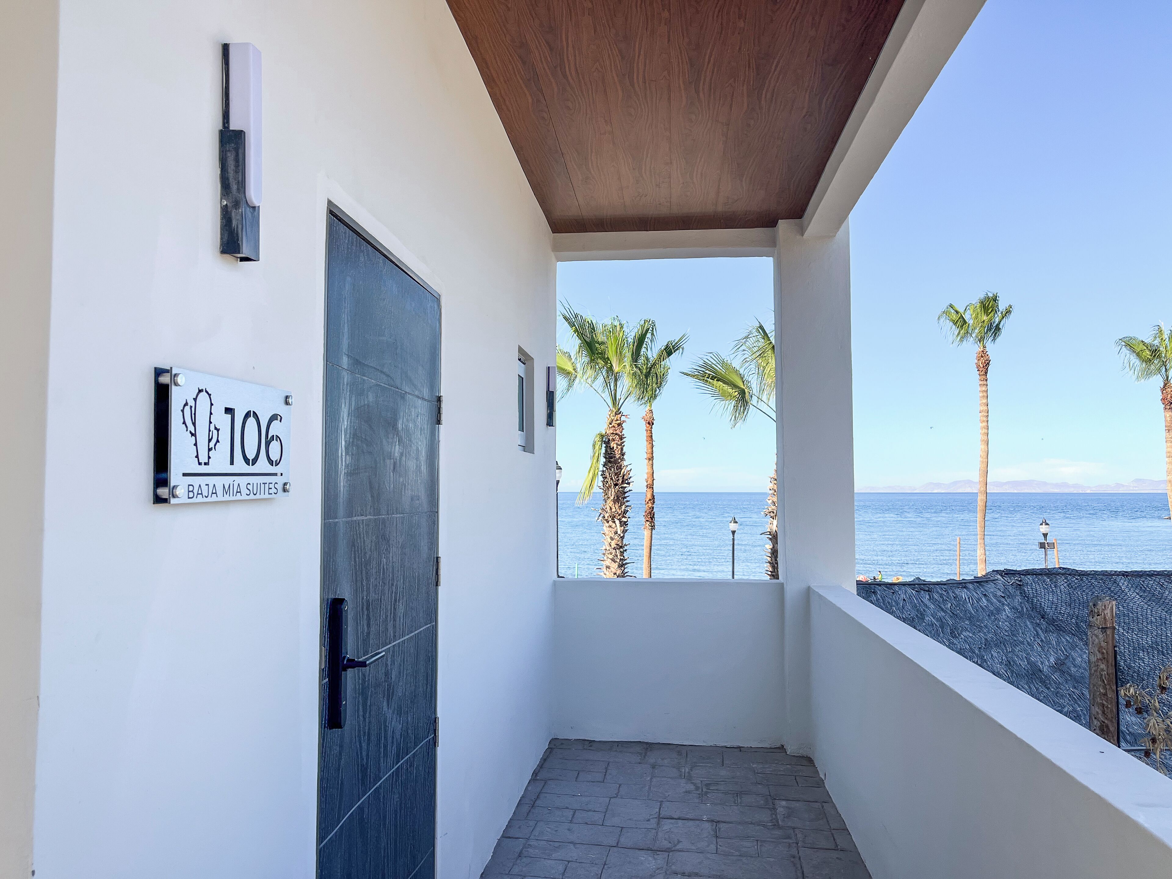 In-room safe, WiFi (free)