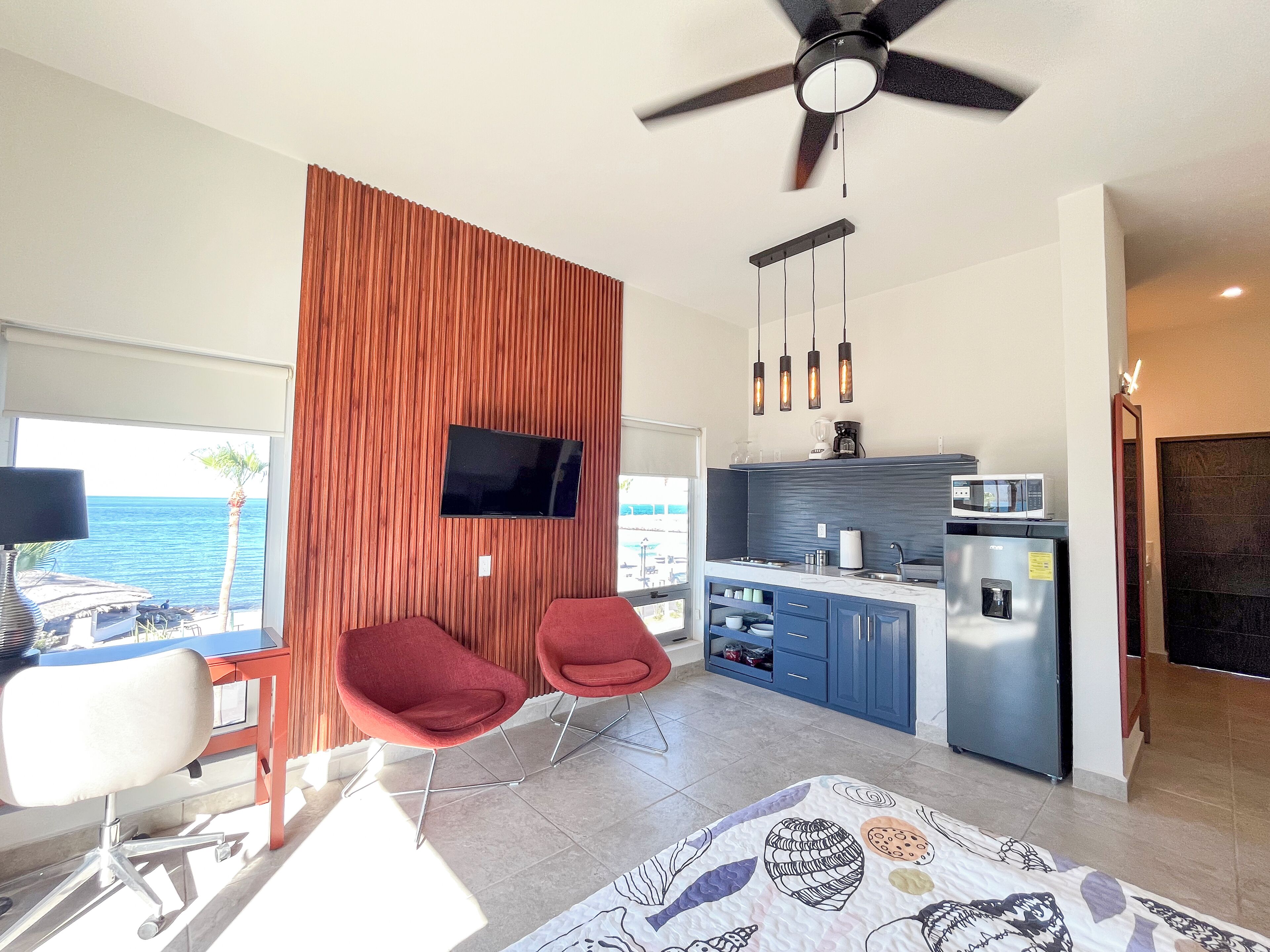 In-room safe, free WiFi