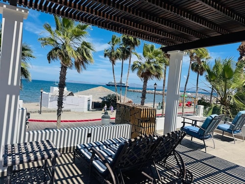 BAJA MIA SUITES AND TOURS
