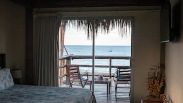 Estudio de lujo, vista a la playa | 2 habitaciones, caja de seguridad en la habitación y wifi gratis