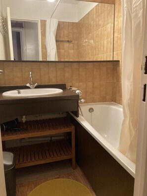 Bathroom - 10m from ski slopes, 3rd floor, balcony, tv, ski locker, 31m², Avoriaz (Avoriaz)
