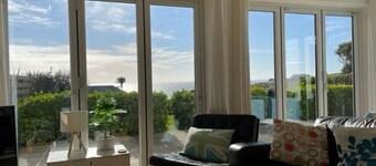 Coast Cottage - stunning sea views & large garden. Dog friendly family home