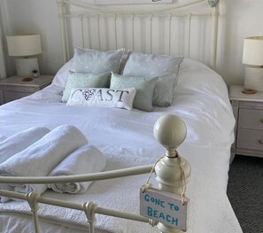 3 habitaciones, tabla de planchar con plancha, cuna de viaje y wifi 