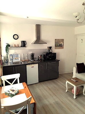 Interior - Bayeux, Appartement Le Clem's'right in the heart of town and tourist sites. (Bayeux)
