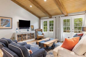 Smart TV, offices