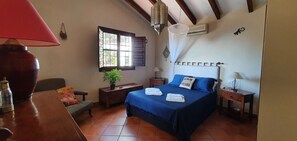 3 bedrooms, in-room safe, iron/ironing board, travel crib