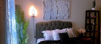 Charming Private Room in marvelous Anna with AC