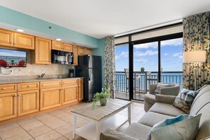 Smart-TV, Bücher, Arbeitsbereiche