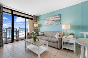 Smart TV, books, offices - Cozy Oceanview at Beach Cove (North Myrtle Beach)