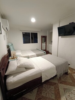 2 chambres, fer et planche à repasser, Wi-Fi, draps fournis