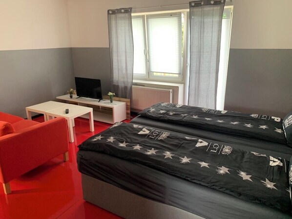 1 bedroom, free WiFi, bed sheets