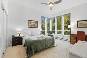 3 bedrooms, free WiFi, bed sheets - The Alaska Gallery - Modern Creekfront Rental (Anchorage)