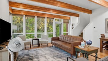 Una Smart TV, libros