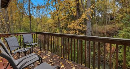 The Wildlife Gallery - Modern Creekfront Rental