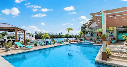 NEW LUXE Canal-Front Cottage in THE BAHAMAS!!!