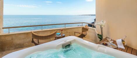 小型双人房, 海景 | 埃及棉床单、高档床上用品、羽绒被、迷你吧