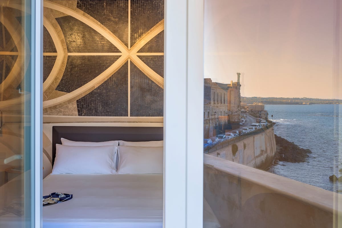 Junior Double Room, Sea View | Egyptian cotton sheets, premium bedding, down duvets, minibar