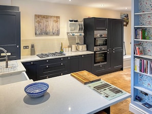 Dishwasher, cookware/dishes/utensils