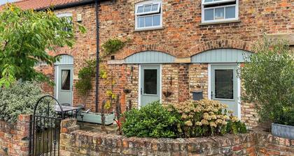 2 bedroom accommodation in Minskip, near Roecliffe