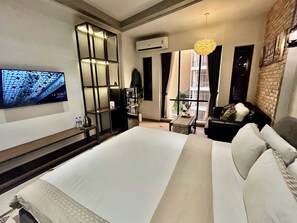 50-inch flat-screen TV with cable channels -  KnK Inn Saigon Boutique  (Ho Chi Minh City)