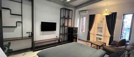 Premium Double Room, City View | Egyptian cotton sheets, premium bedding, minibar, desk
