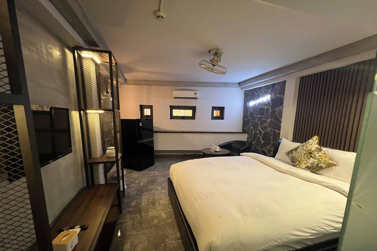 Standard-Doppelzimmer | Bettwäsche aus ägyptischer Baumwolle, hochwertige Bettwaren, Minibar