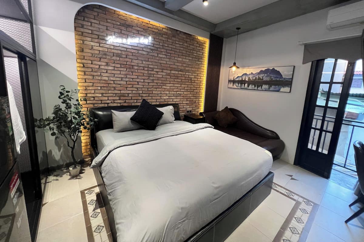 Superior Double Room | Egyptian cotton sheets, premium bedding, minibar, desk