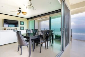Dining - Diamante del sol 601N (Jacó)