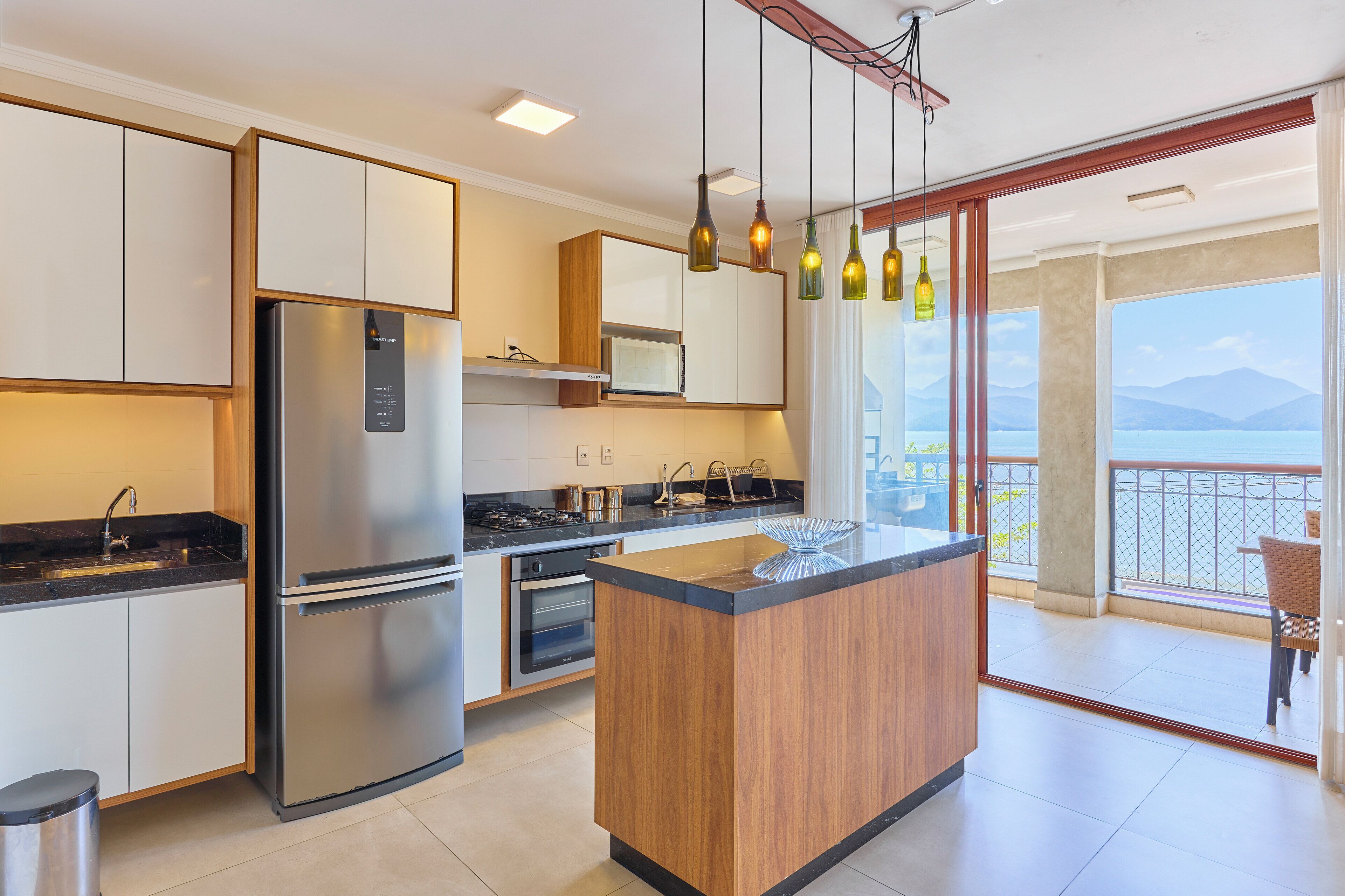 奢华公寓, 阳台, 海景 | 高档床上用品、笔记本电脑工作区、免费 WiFi、床单