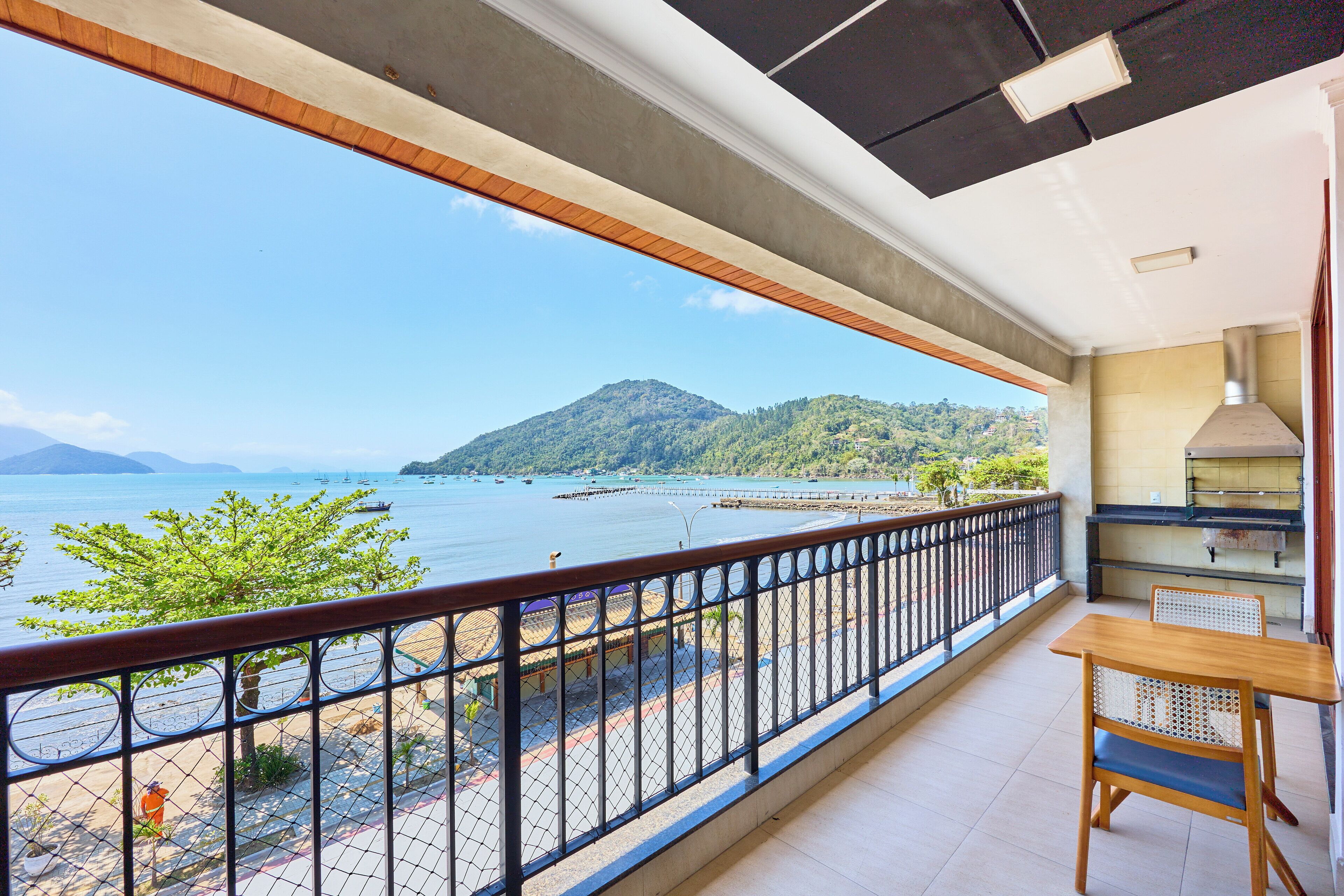 Appartement Panoramique, balcon, vue mer