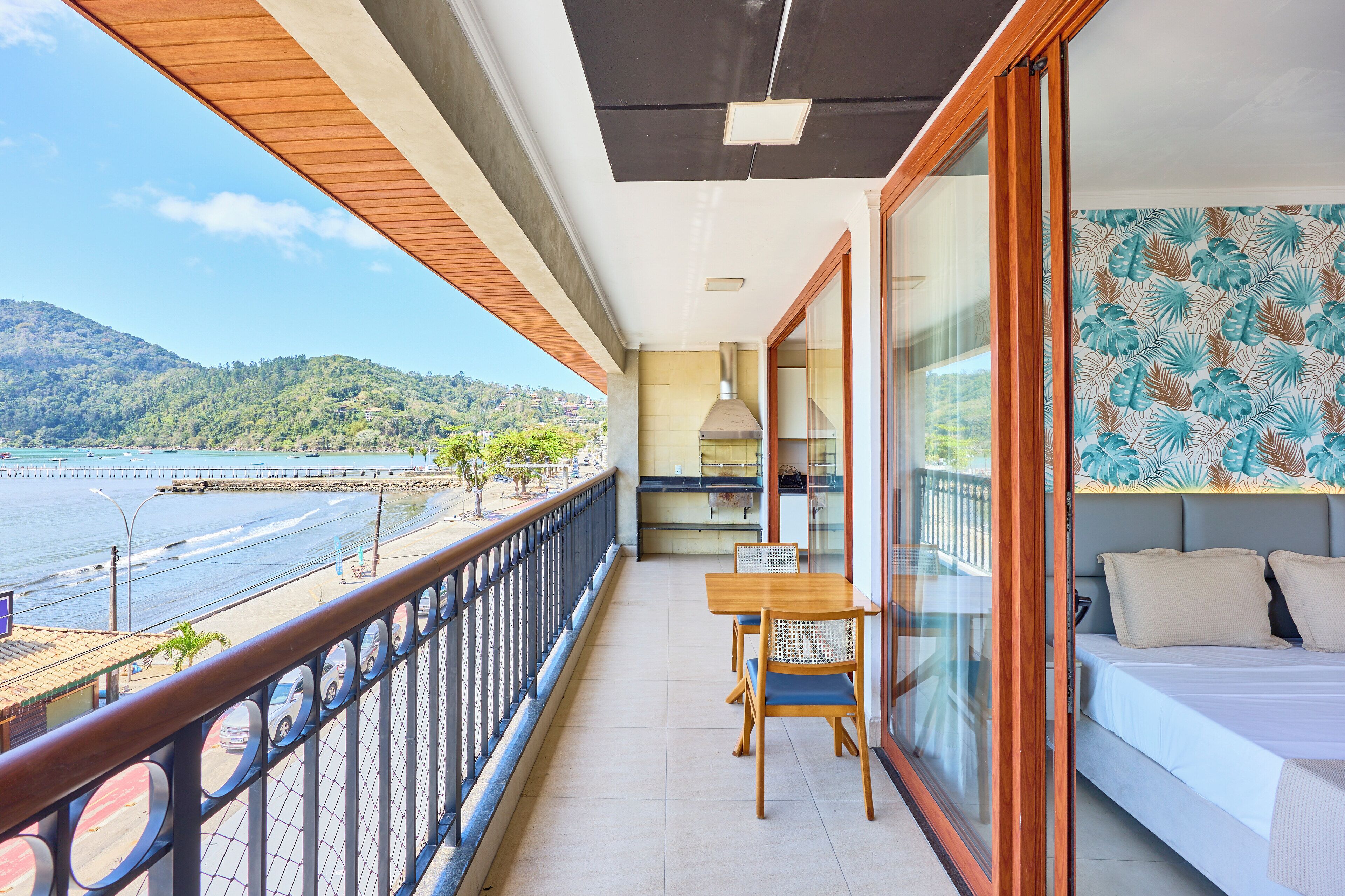 全景公寓, 阳台, 海景 | 高档床上用品、笔记本电脑工作区、免费 WiFi、床单