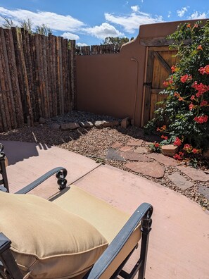 Property grounds - Eldorado Private 2-bedroom space with WiFi. Private entrance, bath and yard. (Santa Fe)