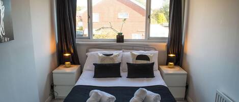 3 chambres, fer et planche à repasser, lit parapluie, Wi-Fi