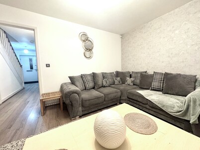 Cosy Modern 3-Bed Near Etihad stadium , Co-op & Arena AO Arena & City Centre