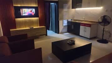 Deluxe Apartment | Living area