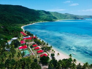 1 bedroom, bed sheets - Korovou Eco Lodge (Naviti Island)