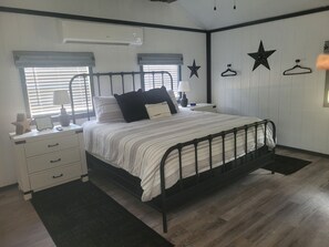 1 Schlafzimmer, Bügeleisen/Bügelbrett, kostenloses WLAN, Bettwäsche