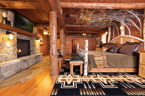 Longhorn Suite at Driftwood Ranch - a Horse and Cattle Ranch - White Lake, NY