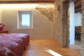 3 bedrooms, travel crib, free WiFi