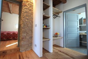 3 bedrooms, travel crib, free WiFi
