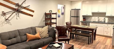 Smart TV, fireplace, computer monitors